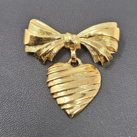 Vintage Avon Signed Bow Heart Brooch Pin Gold Tone "I Love You Grandmother" Gift - Picture 2 of 5